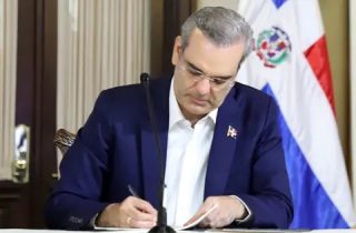 Abinader observa Ley sobre gestión de residuos sólidos