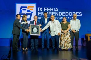 Feria Emprendedores reconocen a Pepín Corripio, Frank Rainieri y Ligia Bonetti