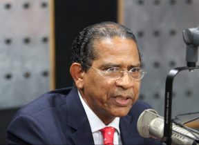 Sugiere abaratar campañas frena narcos en política de RD