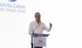 Abinader celebra inauguración centro logístico en Punta Cana