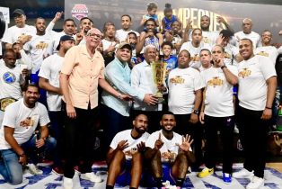 Mauricio Báez hace historia al obtener campeonato 11 TBS DN