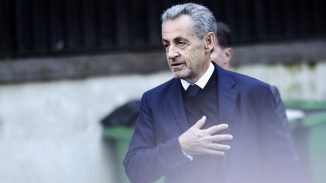 FRANCIA: Sarkozy sale prisión tras juez ordenar su liberación