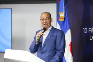 Pide ayuntamientos vuelvan a controlar tránsito dominicano