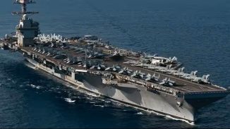 EEUU: despliega portaaviones en medio tensiones con Venezuela