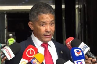 Diputado Cedeño afirma Leonel se ha convertido en el «Grinch»