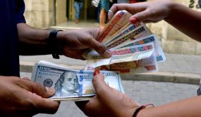 CUBA: Gobierno oficializa la dolarización parcial economía