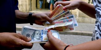 CUBA: Gobierno oficializa la dolarización parcial economía