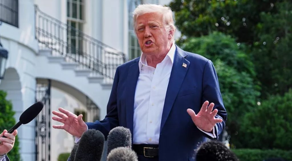 EEUU: Trump está «frustrado» negociaciones Ucrania y Rusia