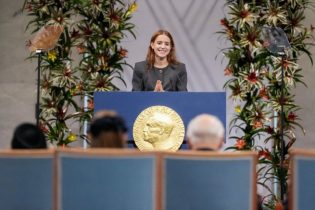 NORUEGA: Hija de Corina Machado recibe Nobel de la Paz en su ausencia