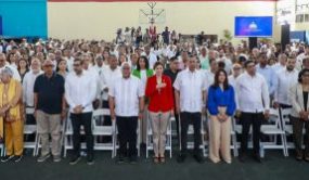 Promipyme e Indotel prestan RD$ 231 millones y entregan 130 mil becas en Los Mina