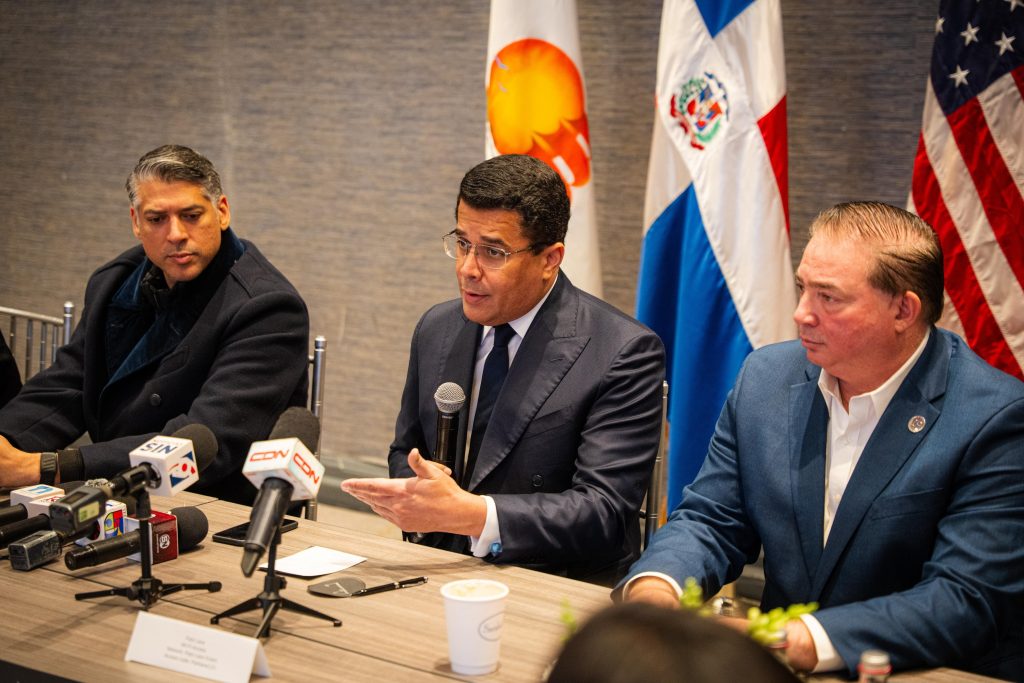 Turismo y Arajet anuncian la tercera ruta diaria a Nueva York a partir de primavera