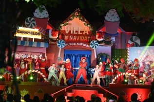 Vicepresidenta Raquel Peña y Leonardo Aguilera inauguran Villa Navidad en Santiago