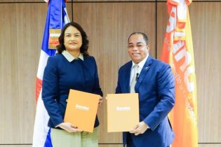 BANDEX y FemRD acuerdan crédito a mujeres empresarias