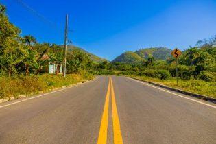 Gobierno inaugura carretera El Cercado-Juan Santiago-Hondo Valle