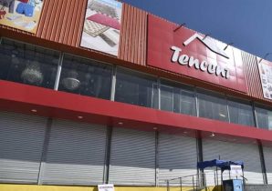 Cierran tres tiendas chinas por seguridad estructural en Santiago