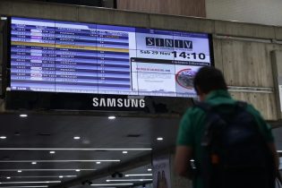 EEUU: Trump eleva tensión con Venezuela; advierte a aerolíneas