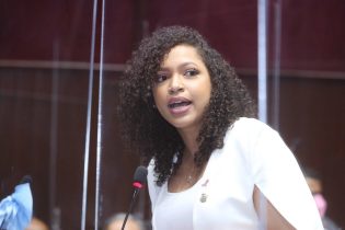 Juliana O’Neal: “En SeNaSa se robaron tratamientos y oportunidades de vivir”