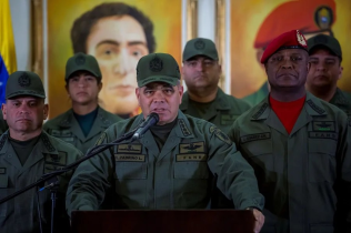 Militares dicen Maduro es “el Presidente”; exigen su libertad