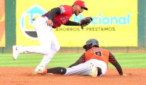 Toros vencen a los Leones y empatan en primer lugar del RR