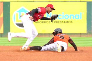 Toros vencen a los Leones y empatan en primer lugar del RR
