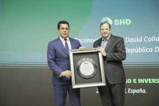 BHD reconoce en FITUR labor de ministro David Collado en favor del turismo