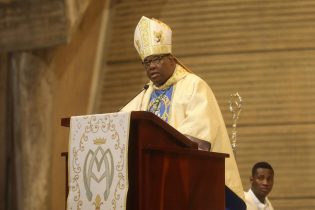 Castro Marte exhorta a funcionarios a ejercer con ética y transparencia en homilía por Día de la Altagracia