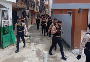 DNCD arresta 13 personas y ocupa cientos de gramos de droga en Manganagua