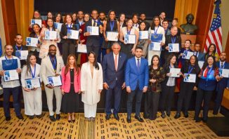 Ministerio Juventud y Consulado de NY reconocen dominicanos residentes en EU