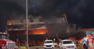 Un fuego afecta tienda L&R Comercial en Charles de Gaulle