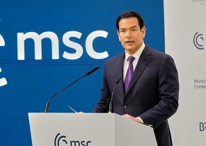 RUBIO: pide detener el «declive» europeo alineándose con EEUU