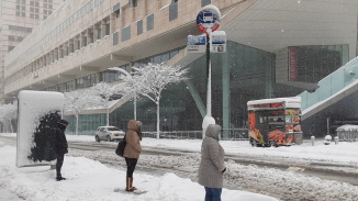 EEUU: Tras tormenta con rasgos de huracán, NY espera más nieve