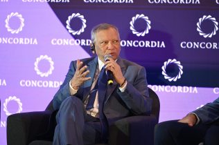 Aguilera dice auge de inversión es por estabilidad y seguridad jurídica