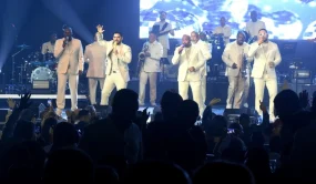 Grupo Niche hace vibrar Santo Domingo con su “Niche Disco Tour”