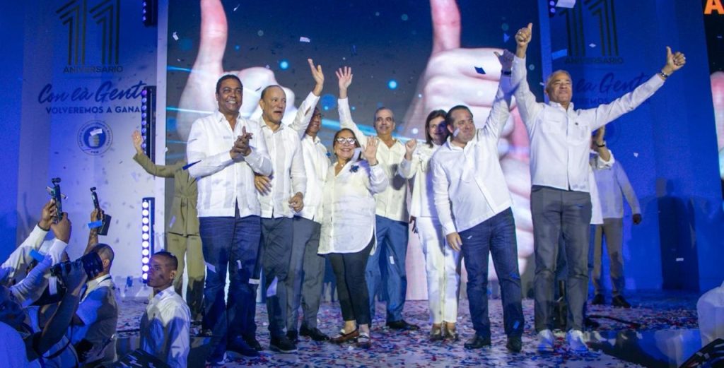 Abinader reitera a la oposición que sus enemigos son Google y las estadísticas