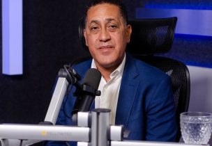 Dice erradicarán práctica de dar clases en áreas improvisadas