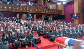 Congreso rinde tributo póstumo a fallecido expresidente Senado