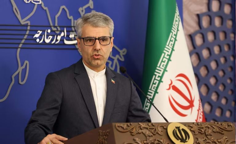 IRAN: admite contactos con EU pero niega haya conversaciones