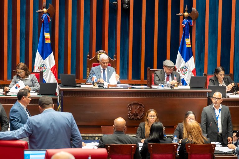 Senado aprueba ley que crea marco regulatorio para la inversión nacional y extranjera